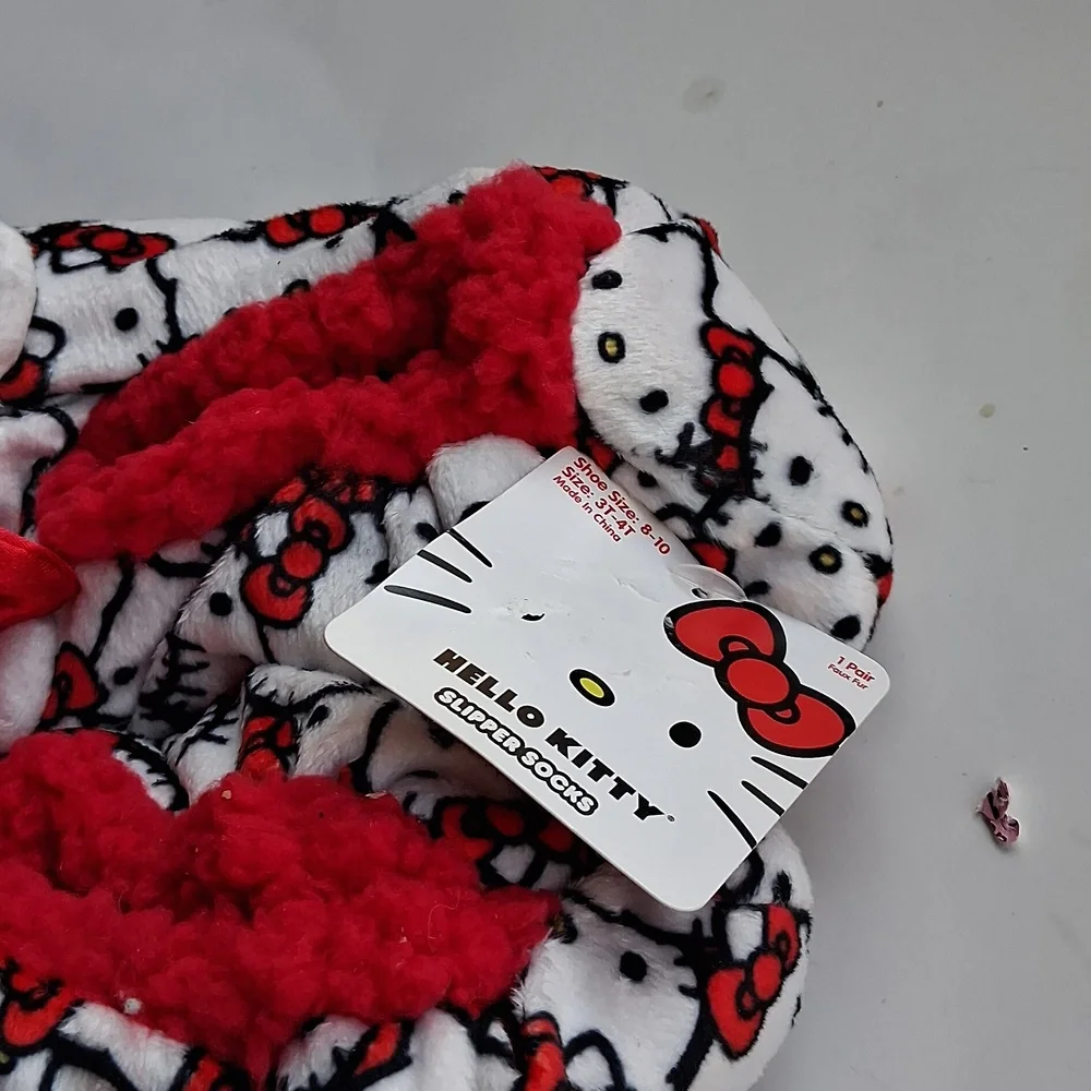 HELLO KITTY Red And White Red Bow SLIPPER SOCKS